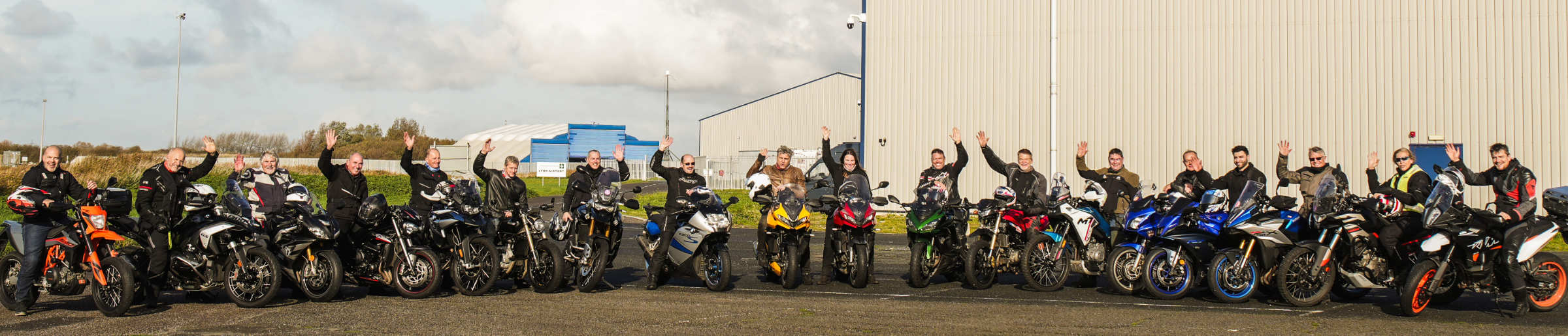 DSC06409-waving-group-panorama-01 EKAM-members-waving-group-panorama